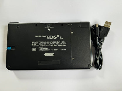 Nintendo DSI XL med ny ladekabel