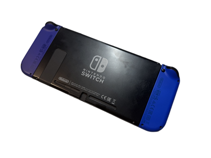 2017 Nintendo Switch med joy cons og lader