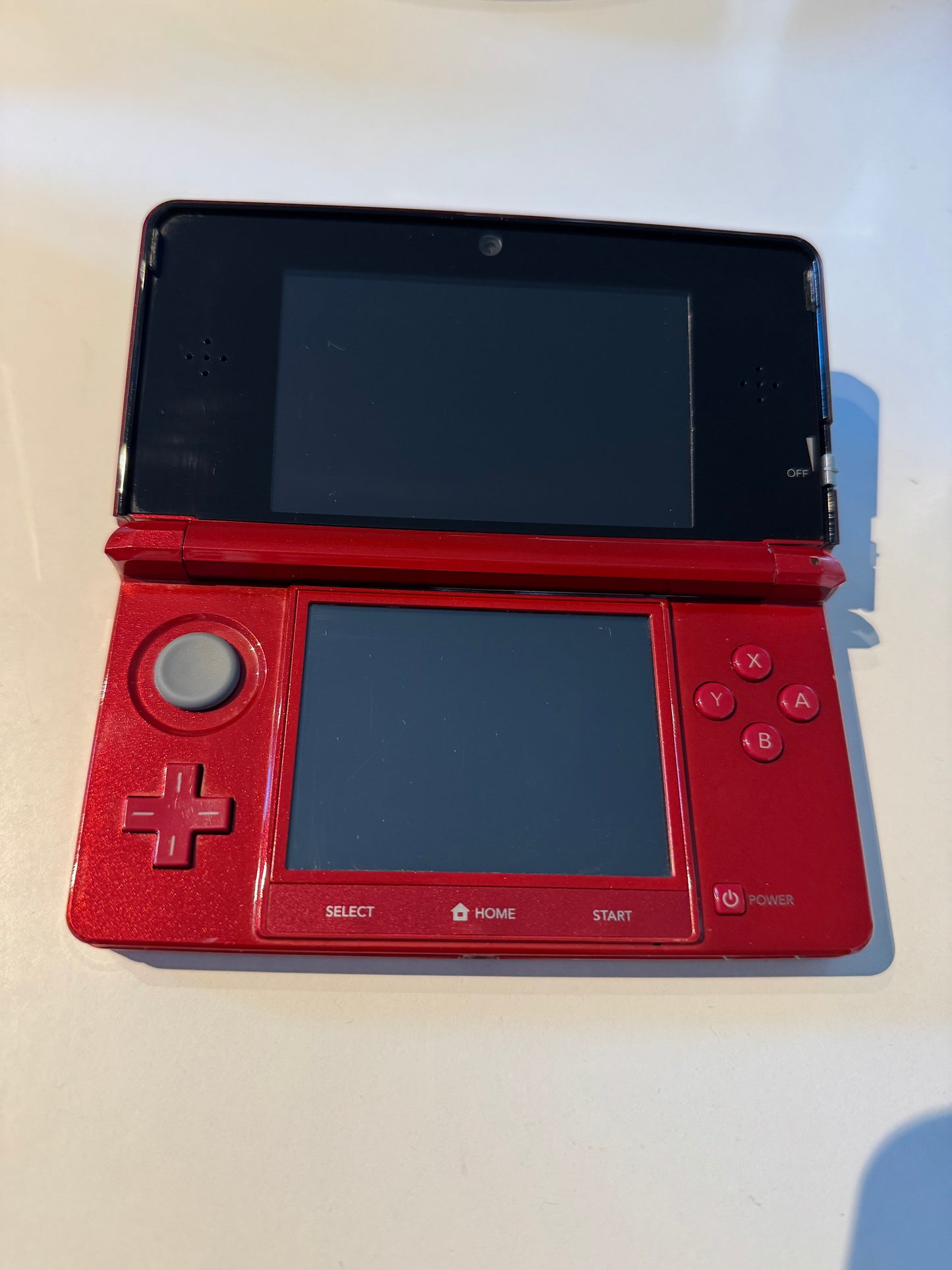 Moddet Nintendo 3DS med ny ladekabel