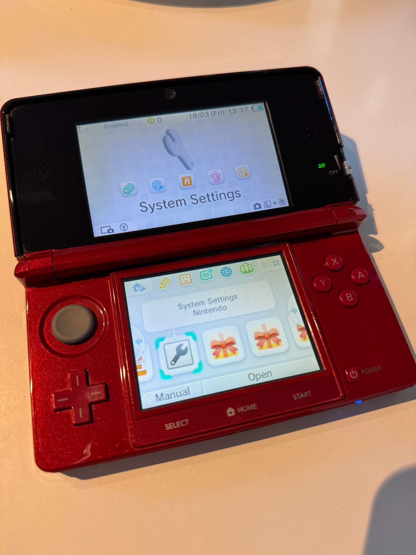 Moddet Nintendo 3DS med ny ladekabel