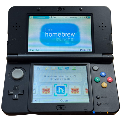 Svart moddet Nintendo New 3DS med ny ladekabel
