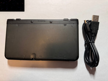 Moddet Nintendo New 3DS med ny ladekabel