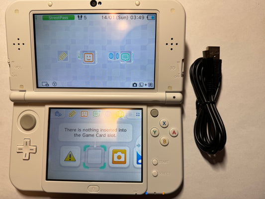 Moddet Nintendo New 3DS Xl med ny ladekabel